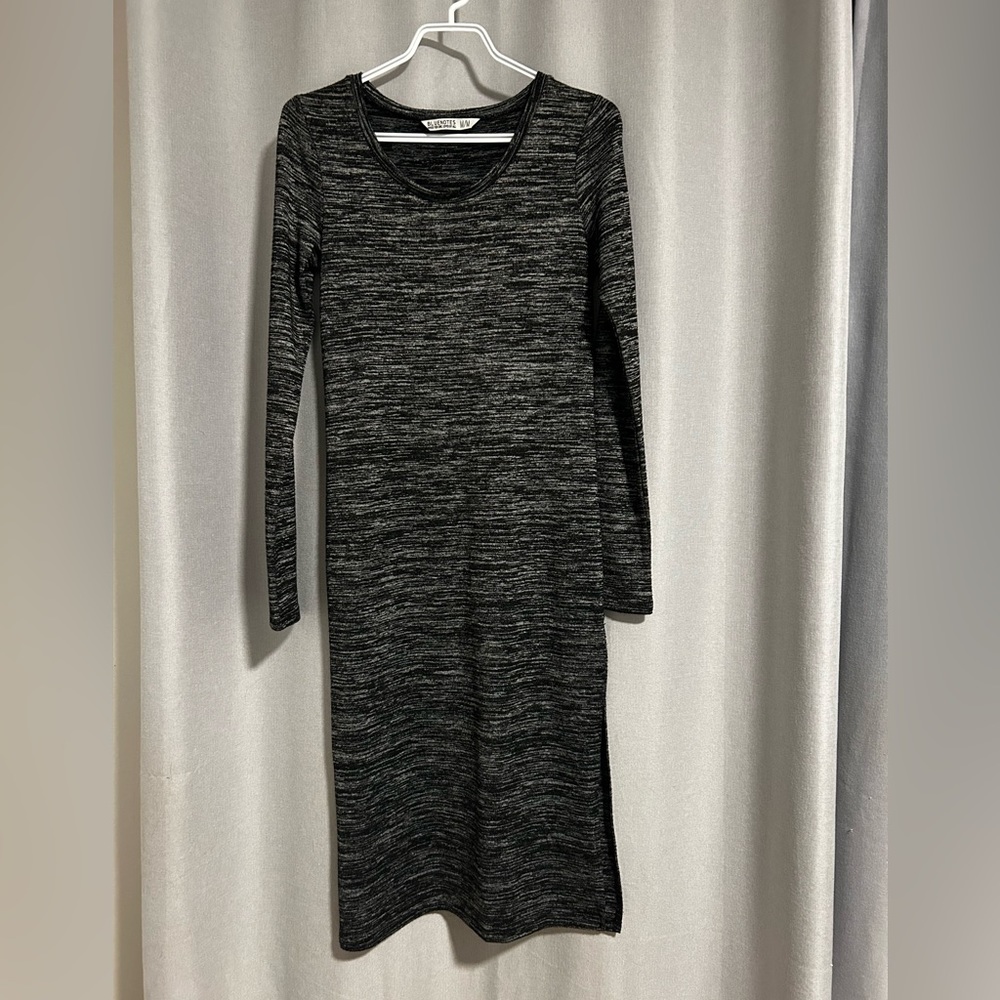 3/$25 Bluenotes mid length dress